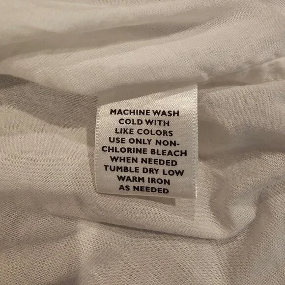 Vintage Red Mens Medium White Button-Up Shirt 100% Cotton Embroidered Front Made - Picture 7 of 7